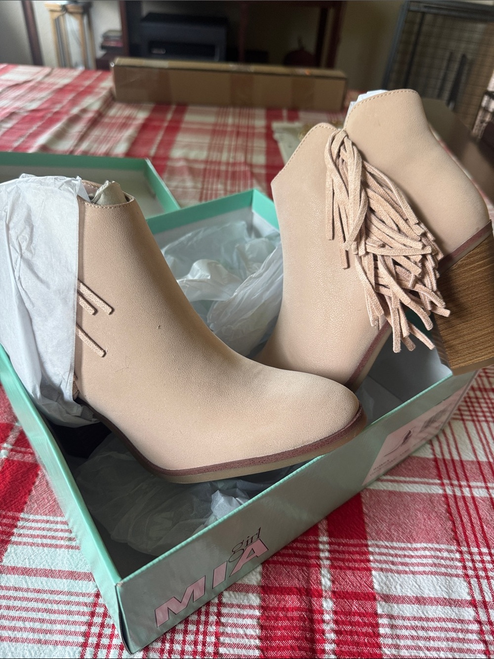 NIB Women's MIA Blush Ankle fringed Boots SZ 7M
